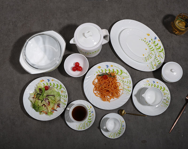 conjunto de jantar com decoração em opala branca com 58 peças