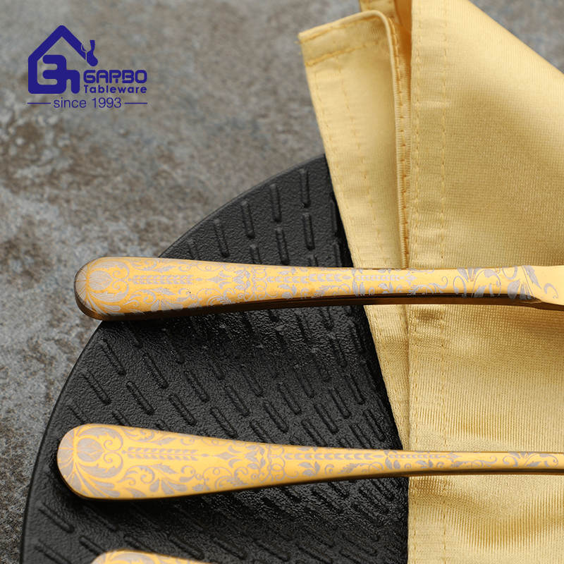 gold and black color flatware with 4pcs china supplier 