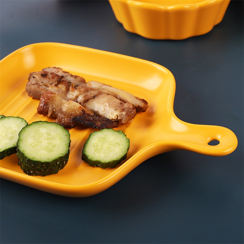 U shaped porcelain baking pan brings you an elegant life