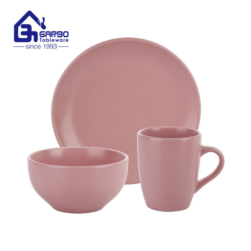 Color Glazed Decoration on Porcelain Tableware: Adding Vibrancy to Your Dining Experience