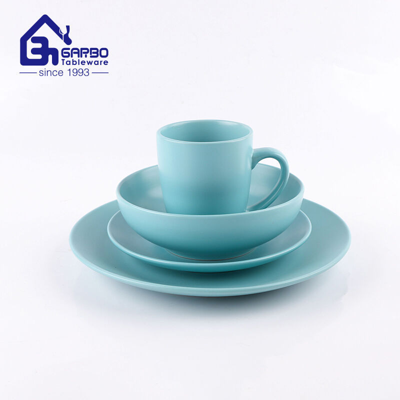 Color Glazed Decoration on Porcelain Tableware: Adding Vibrancy to Your Dining Experience