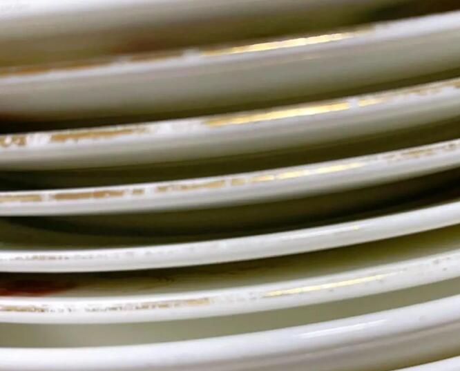4 kinds of  ceramic bowls that is unhealthy or umwelcome during using