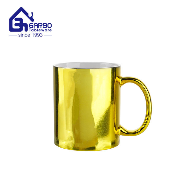 Caneca em grés 350ml de cor amarelo brilhante para tomar café no escritório