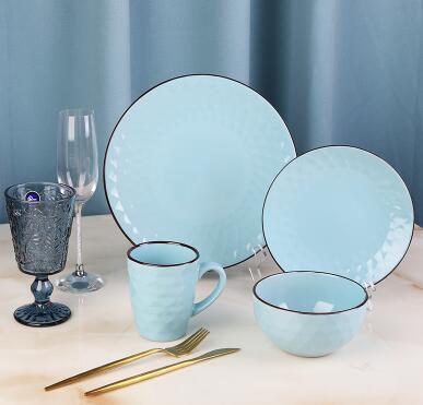 Ceramic dinner set