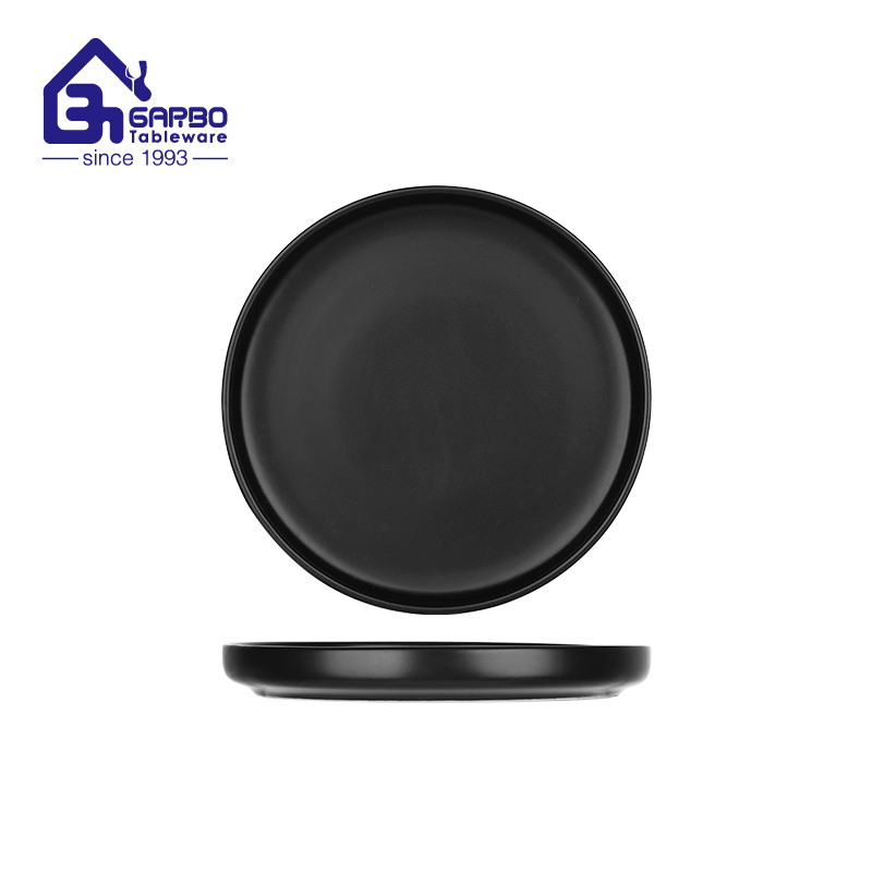 Garbo 8.27-Inch Matte Black Stoneware Plate