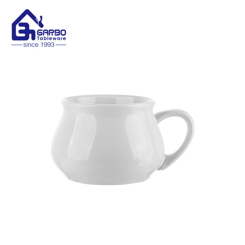 Sondermodell, weißer Tee- und Wasser-Keramikbecher für zu Hause, Steinzeug-Trinkbecher mit Henkel