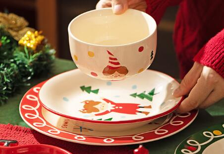 Dekorieren Sie Ihren Tisch zu Weihnachten mit Garbo-Keramikgeschirr