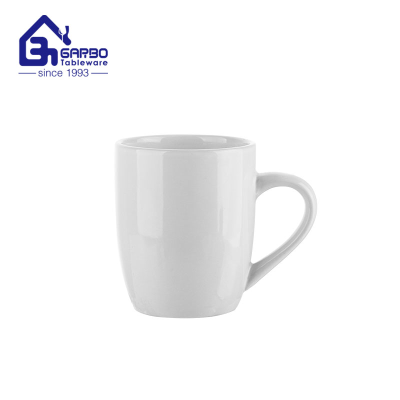 Fabricante de fábrica caneca de cerâmica simples de 370ml para presente