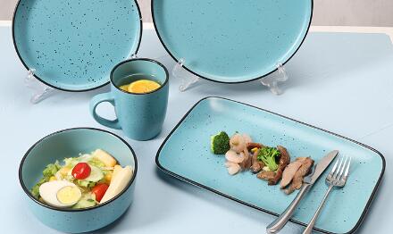 Garbo International'ın Yeni Tasarım Renkli Sırlı Stoneware Yemek Takımının Cazibesi