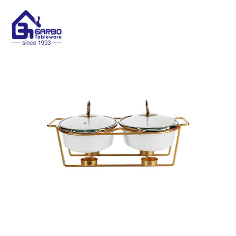 2-teiliges Porzellan-Auflaufform-Porzellanschalen-Set mit goldenem Ständer. Spülmaschinen- und mikrowellengeeignet