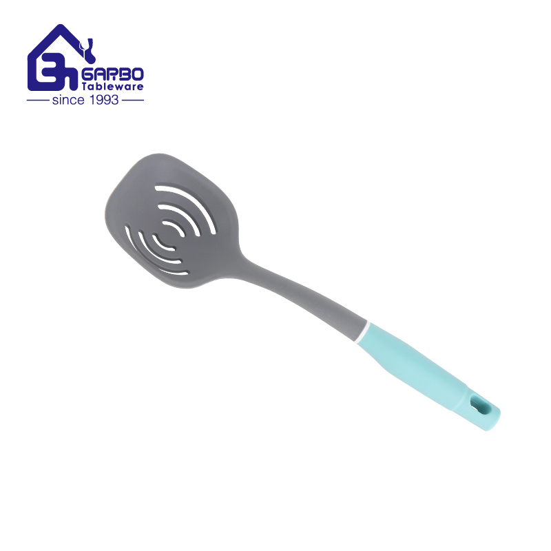 Petite spatule de cuisine en silicone résistant à la chaleur Moq