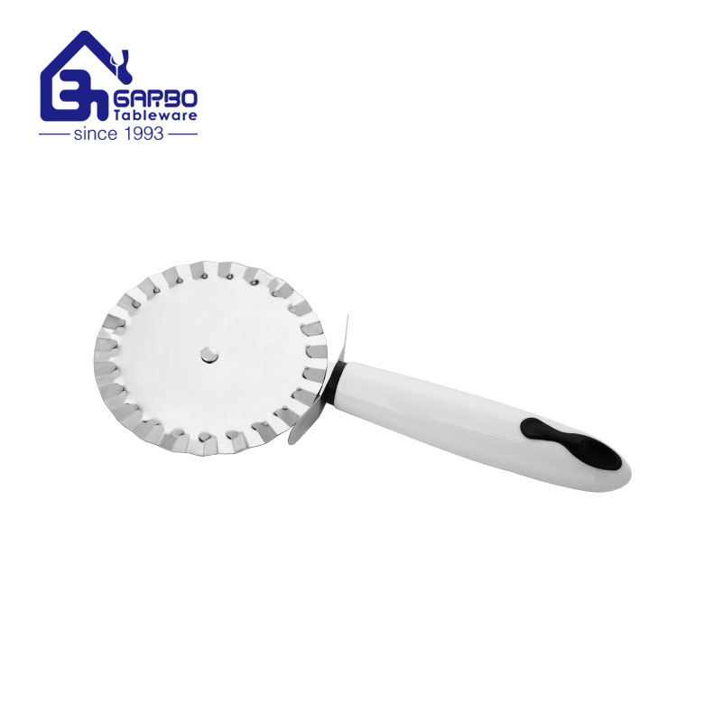 China Factory Stainless Steel Pizza Knife With A Rolling Blade Classic Single Round Pizza Knife