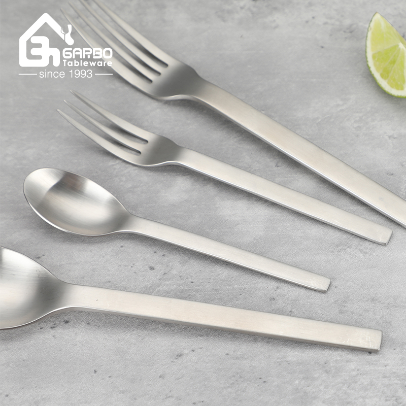 Matte Polish High Quality 304 Stainless Steel Silverware Set 20PCS Silver Flatware Set Cutlery Set