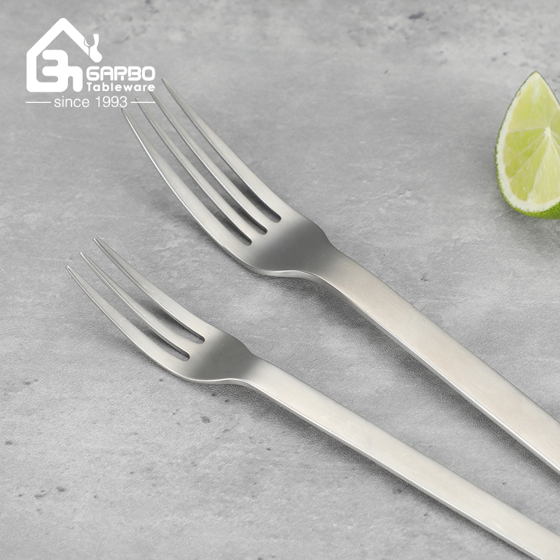 Matte Polish High Quality 304 Stainless Steel Silverware Set 20PCS Silver Flatware Set Cutlery Set