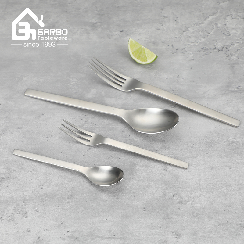 Matte Polish High Quality 304 Stainless Steel Silverware Set 20PCS Silver Flatware Set Cutlery Set
