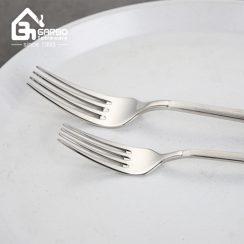 China Factory Restaurant Cutlery Wholesale 18/8 Cutlery Set Classic Stripe 304 Stainless Steel Cutlery