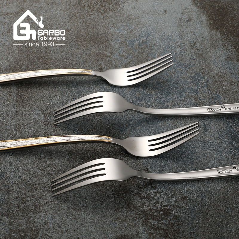 Factory wholesale Middle East luxury 32 pcs stainless steel cutlery set with holding frame