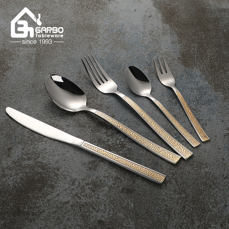 Luxury Gold Embossed Handle Stainless Steel Cutlery Set Mirror Polish Dinner Knife Fork Spoon Western Flatware for Hotel Wedding Banquet