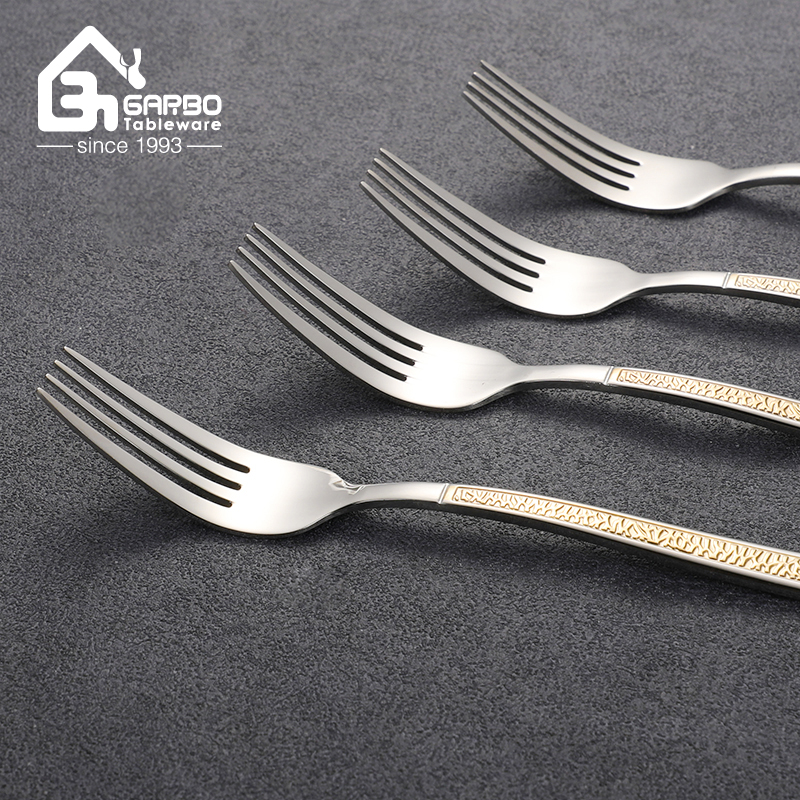 Luxury Gold Embossed Handle Stainless Steel Cutlery Set Mirror Polish Dinner Knife Fork Spoon Western Flatware for Hotel Wedding Banquet