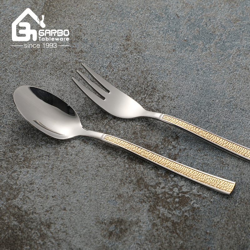 Luxury Gold Embossed Handle Stainless Steel Cutlery Set Mirror Polish Dinner Knife Fork Spoon Western Flatware for Hotel Wedding Banquet