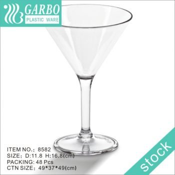 Copo de martini cocktail tritan com coleção zwiesel schott de 300ml