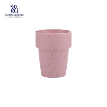 taza de viaje de cerámica de color rosa estrella moteada reutilizable de 12.4 oz