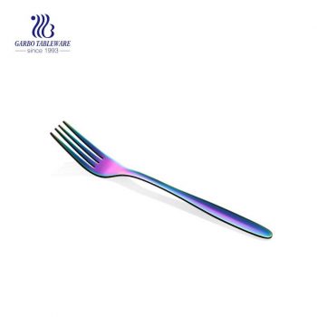 Tenedor de ensalada de acero inoxidable color arcoíris de 195 mm con artesanía pulida a espejo