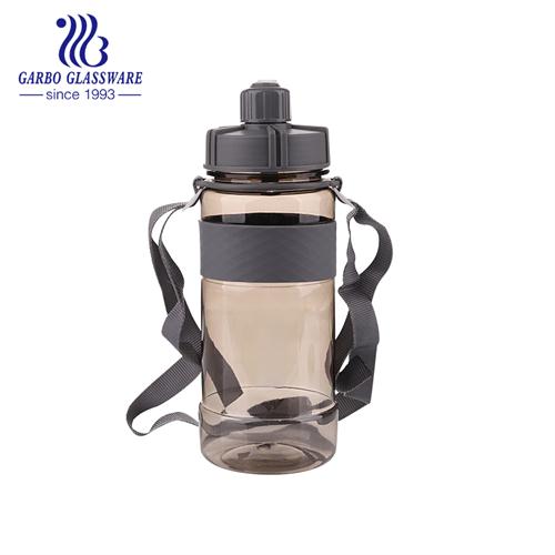Use plastic sports water bottle for your outdoor exercise