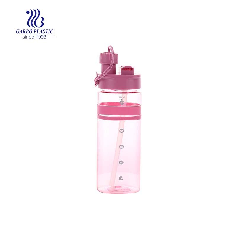 Botella de plástico de uso seguro de color rosa de 600 ml y 21 oz a granel sin BPA