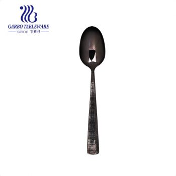 تصميم طلاء أنيق باللون الأسود رخيصة ملعقة أدوات مائدة من الفولاذ المقاوم للصدأ OEM