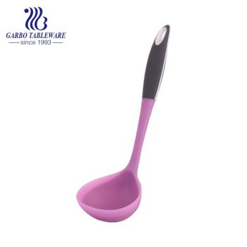 Conjunto de utensílios de cozinha para colher grande de sopa de silicone resistente ao calor e vegetais com cores personalizadas