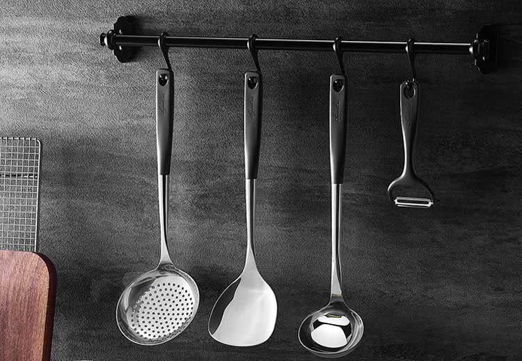 What kind of healthy materials should we choose for kitchenware?