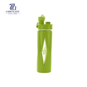 زجاجة شرب مياه بلاستيكية ذات لون أخضر سهلة الاستخدام للمشي والمشي لمسافات طويلة