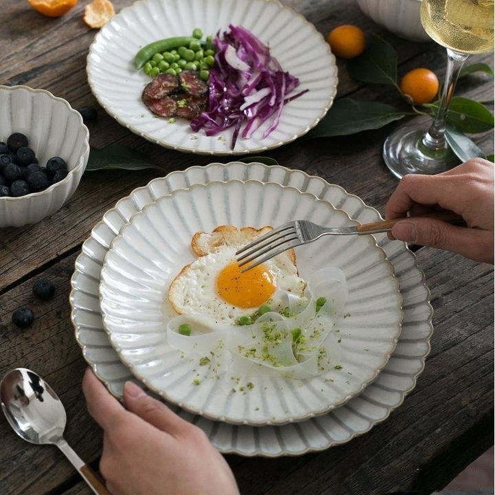 These creative ceramic dishes porcelain plates make people love it and hot selling