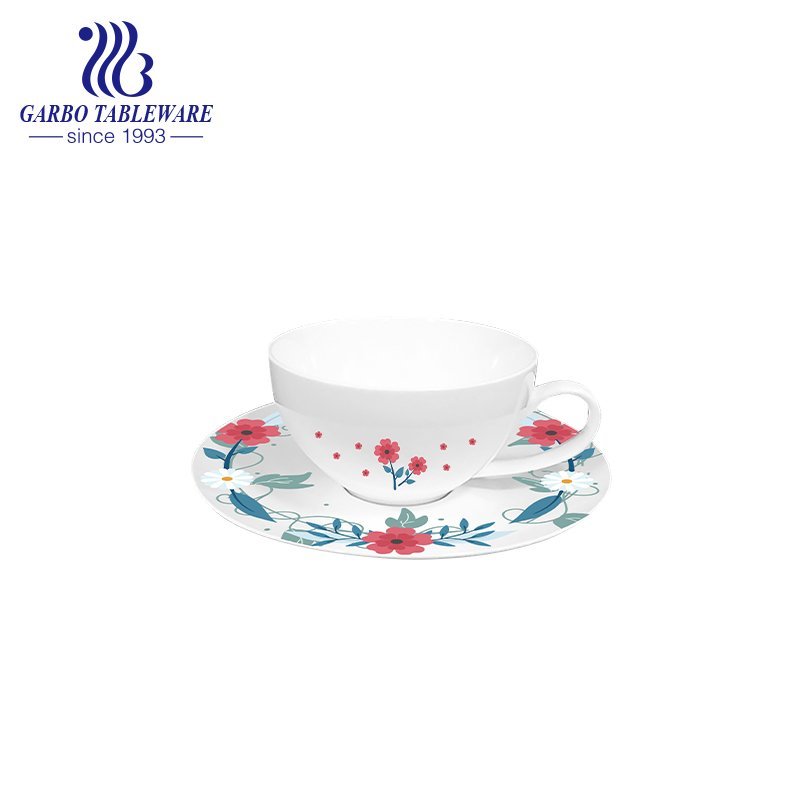 Conjunto de xícara e pires de café expresso com flor de porcelana branca alta