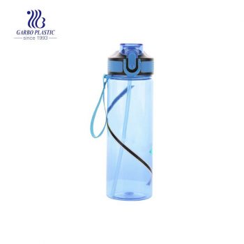 Garrafa de água de plástico azul portátil de 600ml 21 oz para esportes ao ar livre