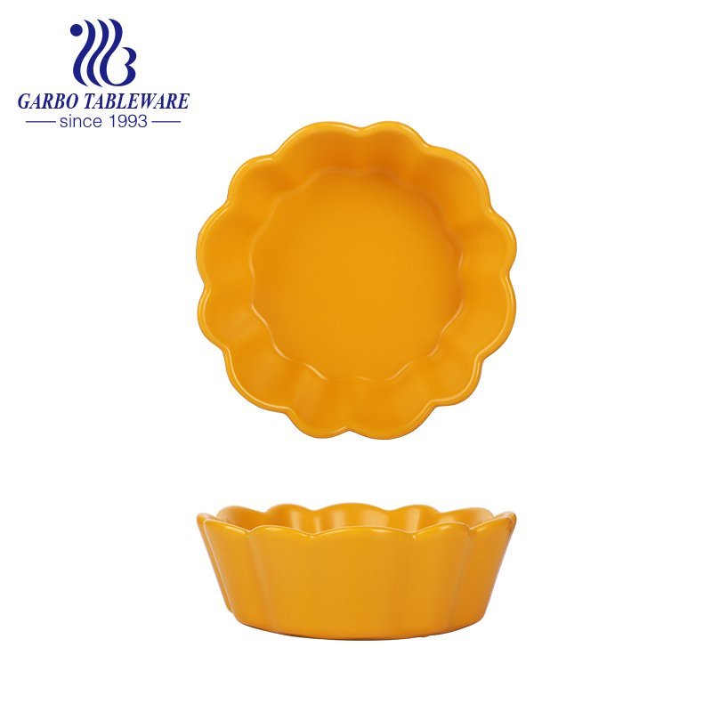 Pure color-glazed microwave safe ceramic bowl with flower edge