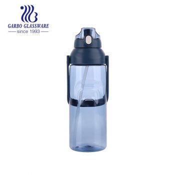 Bouteille d'eau en plastique de couleur bleue de 2300 ml pour le sport et l'exercice