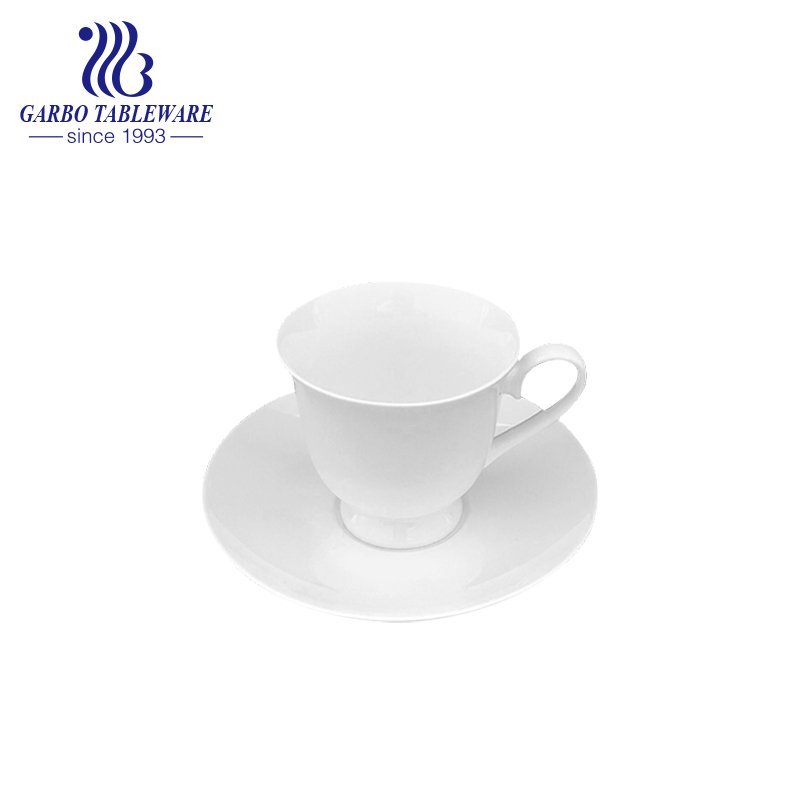 Nouveau ensemble élégant de tasse et soucoupe en porcelaine pour boire du thé