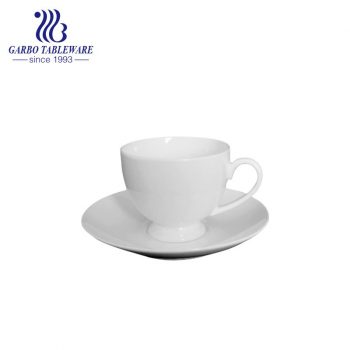 Conjunto novo e elegante de xícara e pires bone china para beber chá