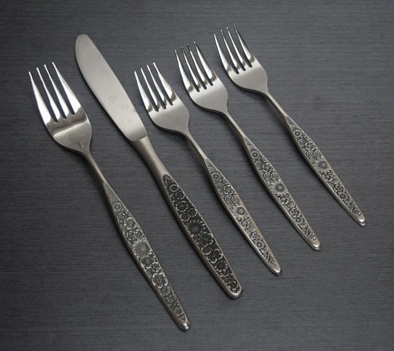 About the difference in polishing quality of stainless steel cutlery