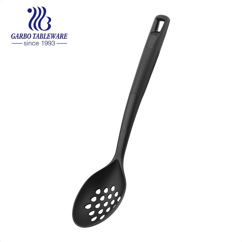 Tenedor para pasta de nailon (11.2 ″), resistente al calor hasta 480 ° F, cuchara para pasta de grado alimenticio, colador de espagueti y cuchara para servidor