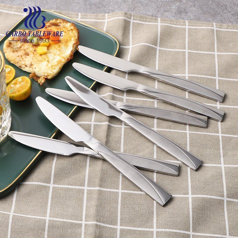 Precio barato cuchillo de cena de acero inoxidable juego de 9 pulgadas de 12 piezas adecuado para promoción