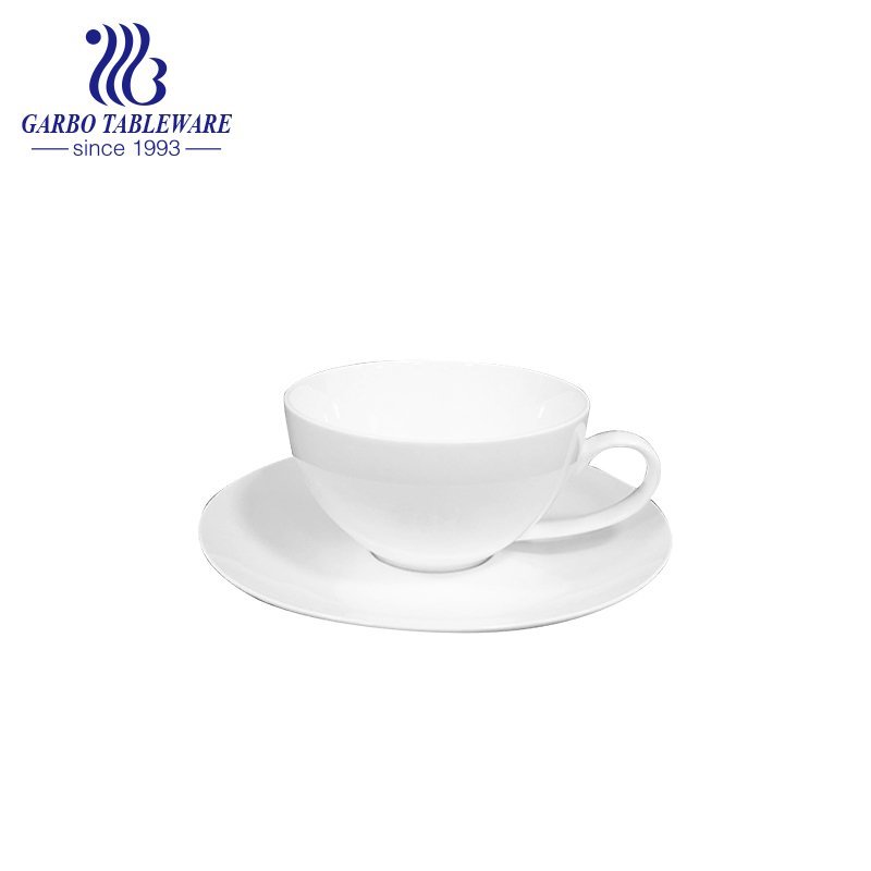 طقم فنجان قهوة وصحن أبيض شكل دائري من الخزف