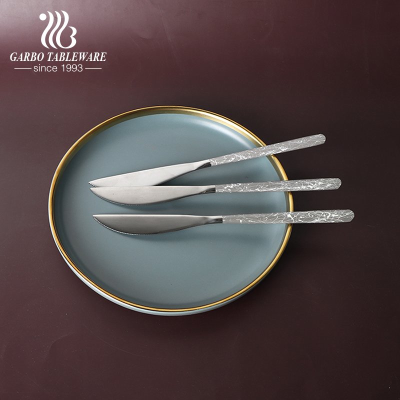 Conjunto de talheres de luxo elegante cinza de aço inoxidável faca de serviço de talheres de marmoreio com alça em PP para uso em restaurante doméstico em festas de casamento
