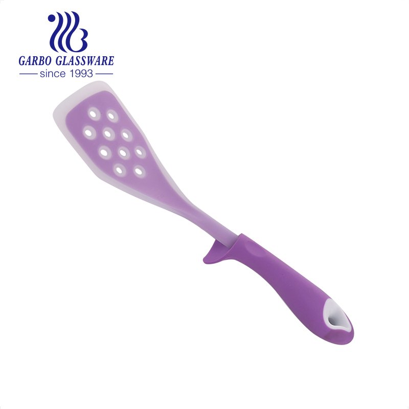 Basics Silicone Concha Colher Resistente ao calor elevado a 480 ° F Higiênico de uma peça Design Utensílio de cozinha para servir sopa