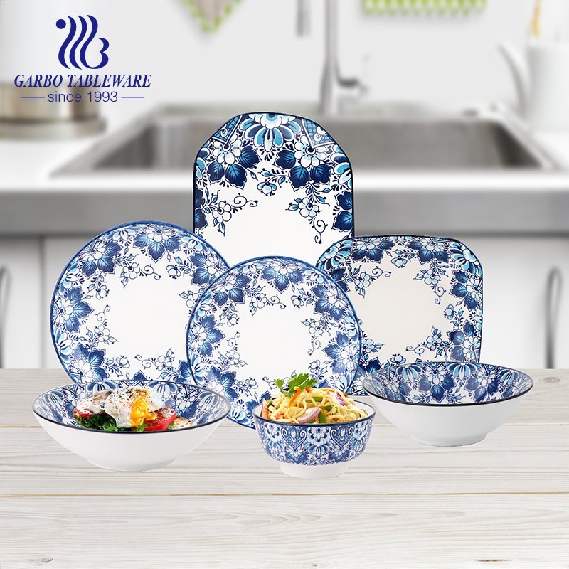 Conjunto de louças de porcelana com impressão do palácio real