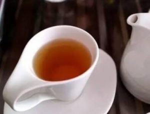 Four tips to remove dirt from ceramic tea cups