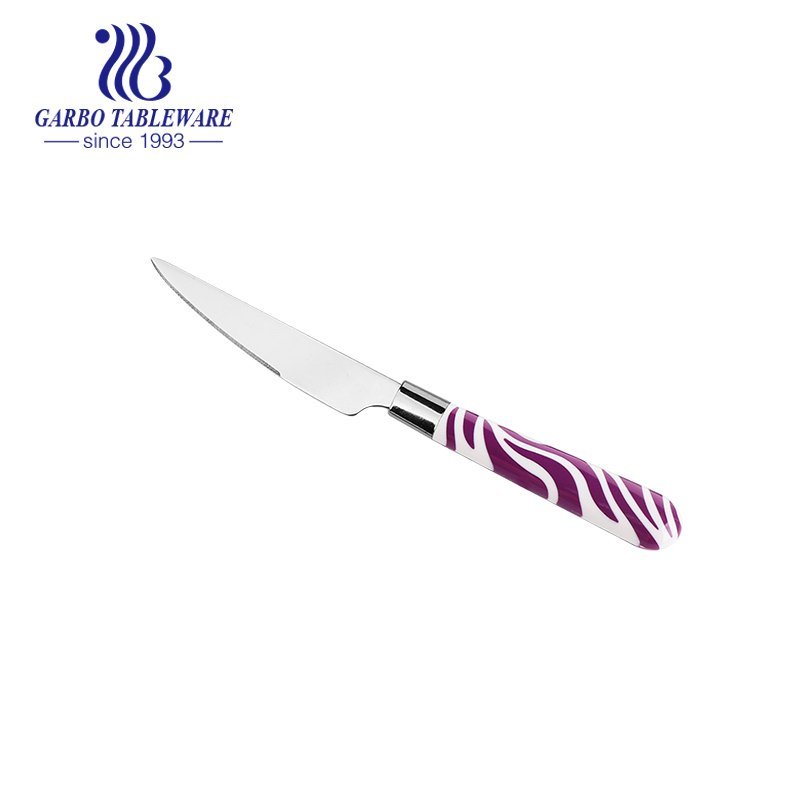 Cuchillo de cena de acero inoxidable Hotsale de Asia sudoriental de diseño moderno con mango de PP de color