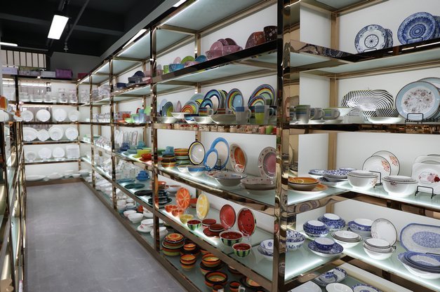 Let’s take a walk to our GARBO Tableware showroom